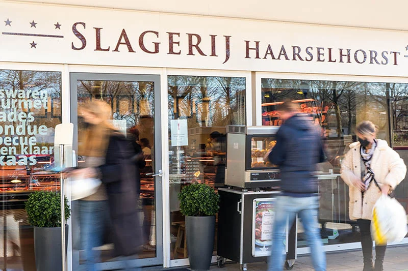 Bezoekers in Winkelcentrum Heusdenhout